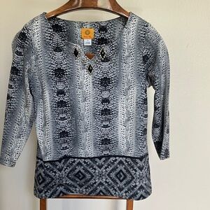 Ruby Rd. Black and Gray Patterned Blouse